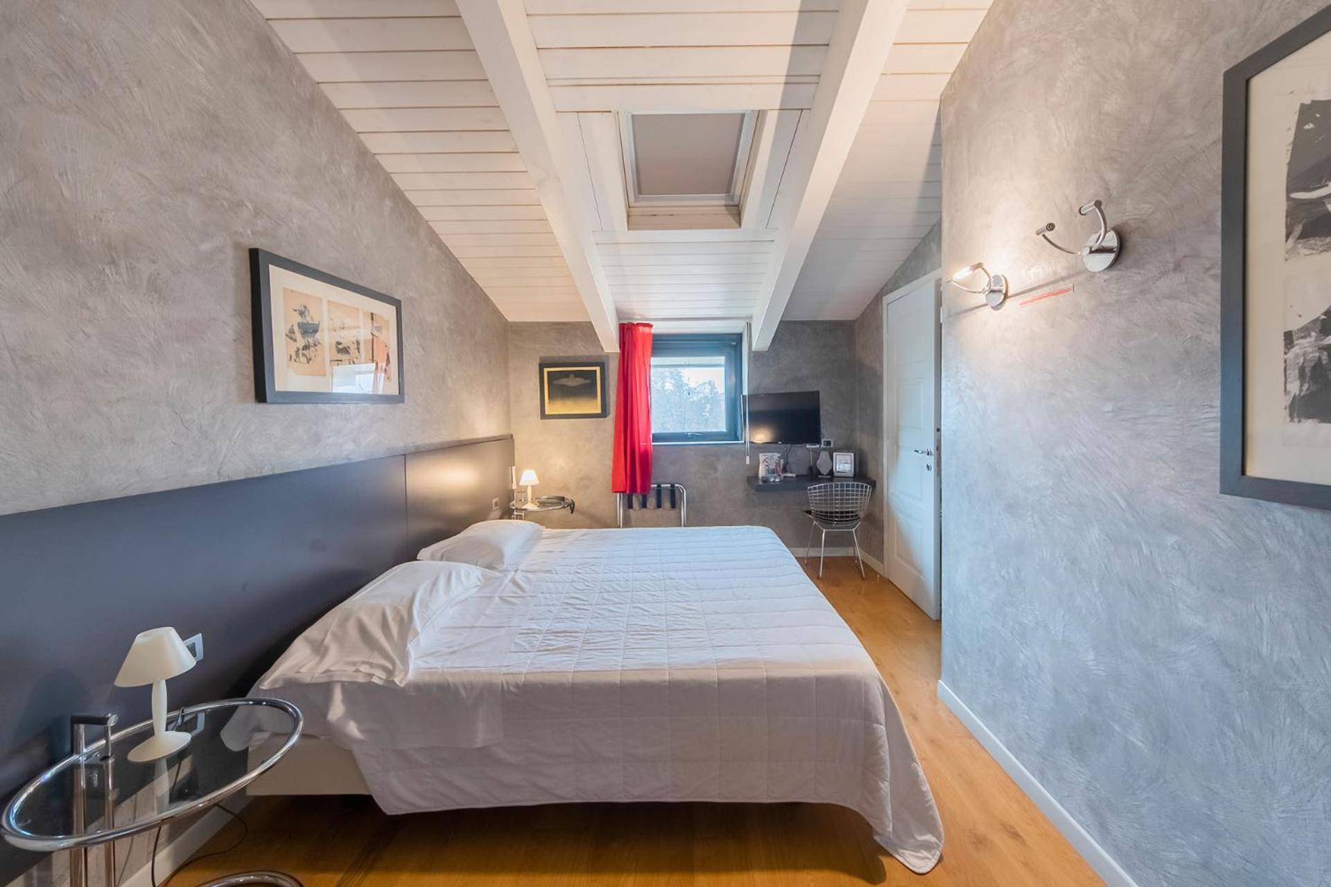 Century Hotel Parma Bagian luar foto
