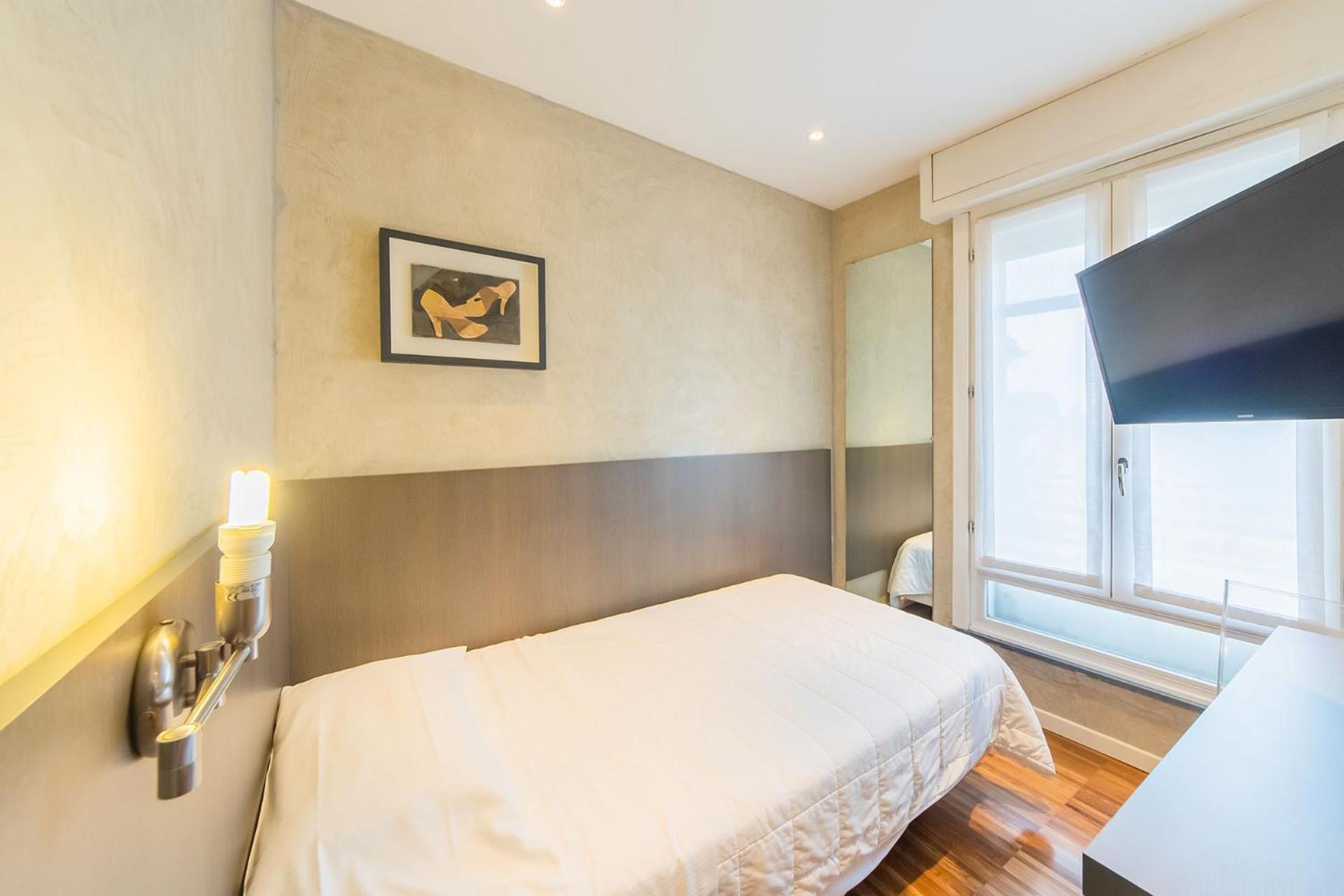 Century Hotel Parma Bagian luar foto
